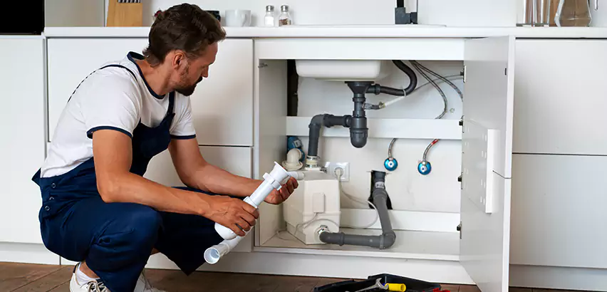 Plumbers for Frozen Pipes in Homewood